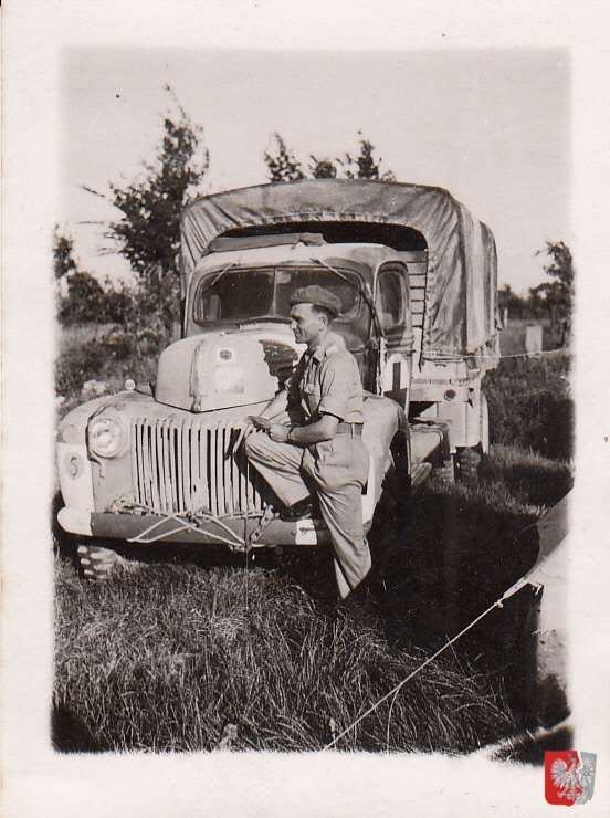 A soldier of the 2nd Corps by a truck, Italy, 1945; source: Abram Perelberg's private collection, Kresy-Siberia Foundation