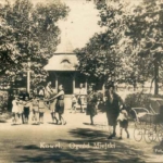 
						Kowel. City garden. Ca 1925. Nowadays Ukraine.					