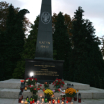 
						The Katyn Memorial at Gunnersbury Cemetery, Chiswick, London, England. photos by Elzunia Szlamka Boden, Nov 2007.					