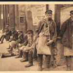 
						Wilno. Jewish workers. Butchers. Waiting for a job. Ca 1916. Nowadays Lithuania. More images at www.bagnowka.com					