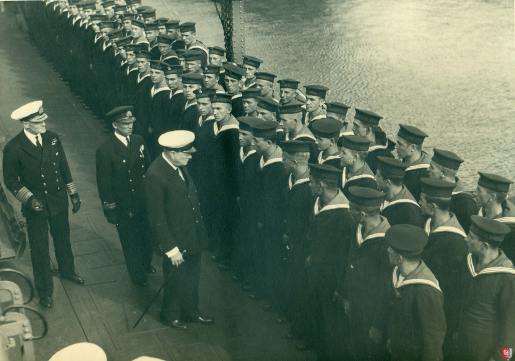 The First Sea Lord, Winston Churchill, visits ORP Burza. To his left is Dunbar-Nasmith and directly behind Commander Nahorski
