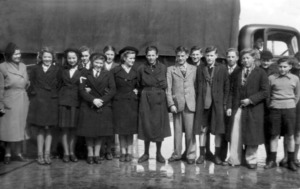 A group of senior students depart the camp for New Zealand schools in 1946. (l-r): Krystyna Skwarko (senior), Krystyna Skwarko, Elżbieta Kruszyńska, Helena Lubas, Zofia Surynt, Wanda Pelc, Leokadia Krejcisz, Eugeniusz Szadkowski, Witold Domański, Zdzisław Kaczorowski, Bolesław Żygadło, Stanisław Wójcik, Józef Kubiak, Józef Głowacz, Władysław Pietkiewicz. Source: Polish Reunion Committee 2004.