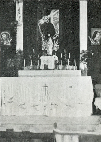 The main altar in the church of the Polish refugee settlement in Valivade; source: Poles from India Association