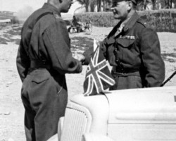 Gen. Władysław Anders during a conversation with the commander of the British 9th Army - Gen. William Holmes, Middle East; source: private collection of Prof. Zbigniew Wawer
