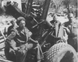 Soldiers of the 2nd Artillery Group with heavy equipment – first from the right, gunner Józef Gazdowicz, Italy, 1944; source: private collection of Stan Gazdowicz, Kresy-Siberia Foundation Soldiers of the 2nd Artillery Group with heavy equipment – first from the right, gunner Józef Gazdowicz, Italy, 1944; source: private collection of Stan Gazdowicz, Kresy-Siberia Foundation