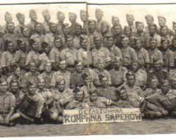 Group photo of the Detached Sapper Company of the 2nd Corps, Italy?, 1944?; source: private collection of Peter Grabowski, Kresy-Siberia Foundation Group photo of the Detached Sapper Company of the 2nd Corps, Italy?, 1944?; source: private collection of Peter Grabowski, Kresy-Siberia Foundation