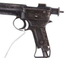 Steyr wz. 1907
Weapons designed by Karol Krnka, produced by "Waffenfabrik Steyr" in Austria and Budapest, Hungary. The gun is loaded from the boat from the top to a magazine with a capacity of 8 rounds in a stock, 8 mm caliber ammunition, weapon length 204 mm, barrel length 117 mm, weight 730 g, initial velocity of the bullet 295 m / s. The gun works on the recoil of the bolted breech when shot and a small recoil of the barrel. The whole consists of 31 parts. According to the regulations, officers in the Second Polish Republic were obliged to buy pistols with their own money. These matters were regulated by the commanders of the sub-units. Thus, this weapon appeared in border formations as non-permanent
The Museum of Polish Arms in Kołobrzeg