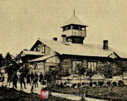 Typical K.O.P. from the 1920s (wooden). Postcard, 1920s. Archives of the Kresy - Siberia Foundation
