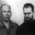 Fr. Czesław Sipowicz, head of the Belarusian Catholic Mission in London with a soldier of the 2nd Polish Corps