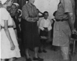 General Władysław Anders, commander of the Polish army organized in the Soviet Union from 1941, visiting representatives of the services dealing with the civilian population gathering in the areas of military concentration, USSR 1941/1942; source: Circle of Poles from India General Władysław Anders, commander of the Polish army organized in the Soviet Union from 1941, visiting representatives of the services dealing with the civilian population gathering in the areas of military concentration, USSR 1941/1942; source: Circle of Poles from India