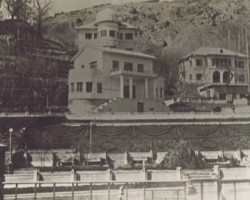 The summer residence of the Shah of Persia, near Tehran near camps for Polish refugees from the Soviet Union, 1943; source: private collection of Jerzy Szczawiński The summer residence of the Shah of Persia, near Tehran near camps for Polish refugees from the Soviet Union, 1943; source: private collection of Jerzy Szczawiński