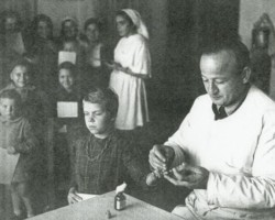 Polish children evacuated from the Soviet Union during a medical visit, Tehran; source: Kresy-Siberia Foundation Polish children evacuated from the Soviet Union during a medical visit, Tehran; source: Kresy-Siberia Foundation