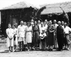 Polish refugees in Valivade; source: Poles from India Association Polish refugees in Valivade; source: Poles from India Association
