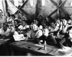 Class V of school no. 5 during drawing lesson, Valivade; source: Poles from India Association Class V of school no. 5 during drawing lesson, Valivade; source: Poles from India Association