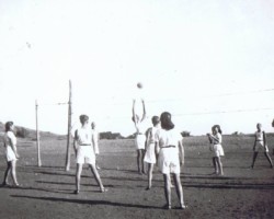 Mixed team volleyball match (male and female), Balachadi; source: from the collection of Wiesław Stypuła Mixed team volleyball match (male and female), Balachadi; source: from the collection of Wiesław Stypuła