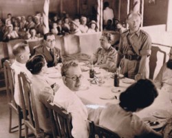 Lunch at the center's canteen, Bandra, 1942; source: from the collection of Wiesław Stypuła Lunch at the center's canteen, Bandra, 1942; source: from the collection of Wiesław Stypuła