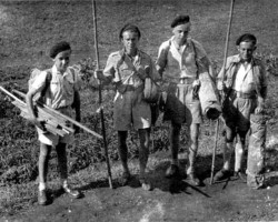 Surveying patrol in Chandoli, 1946; source: Poles from India Association Surveying patrol in Chandoli, 1946; source: Poles from India Association