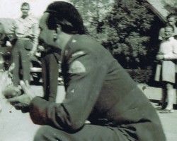 Brother "Ryś" - Zdzisław Peszkowski feeding the deer Basia, Balachadi; source: from the collection of Wiesław Stypuła Brother "Ryś" - Zdzisław Peszkowski feeding the deer Basia, Balachadi; source: from the collection of Wiesław Stypuła