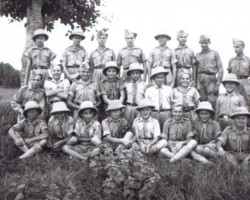Julian Jabłoński's team at a meeting near the lake, Balachadi; source: from Wiesław Stypuła's collection Julian Jabłoński's team at a meeting near the lake, Balachadi; source: from Wiesław Stypuła's collection