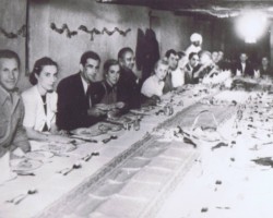 Dinner with Maharaja Jam Saheb Digvijaysinhji and guests of the estate, given after artistic performances, Balachadi; source: from the collection of Wiesław Stypuła Dinner with Maharaja Jam Saheb Digvijaysinhji and guests of the estate, given after artistic performances, Balachadi; source: from the collection of Wiesław Stypuła