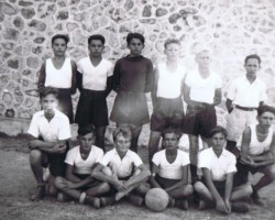 Representative team of the Balachadi estate playing football, 1946; source: from the collection of Wiesław Stypuła Representative team of the Balachadi estate playing football, 1946; source: from the collection of Wiesław Stypuła