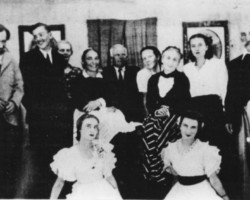 The play "Grube Ryby" performed by actors from the Polish settlement in Valivade, visible (standing from the left): Kazimierz Gutkowski, W. Latawiec, NN, Janina Dobrostańska, NN, Helena Sztrom, Tatiana Pawłowska, Antoni Birar, (sitting from the left) Anna Sahanek, Janina Niezabytowska, Koji, 1948; source: Koło Polaków z Narodów Zjednoczonych (Association of Poles from India) The play "Grube Ryby" performed by actors from the Polish settlement in Valivade, visible (standing from the left): Kazimierz Gutkowski, W. Latawiec, NN, Janina Dobrostańska, NN, Helena Sztrom, Tatiana Pawłowska, Antoni Birar, (sitting from the left) Anna Sahanek, Janina Niezabytowska, Koji, 1948; source: Koło Polaków z Narodów Zjednoczonych (Association of Poles from India)