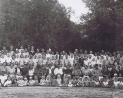 The second evacuation transport (from the USSR) of Polish children from the orphanage in Ashgabat, directed to Quetta due to the flood in India, Quetta, July 1942; source: from the collection of Wiesław Stypuła The second evacuation transport (from the USSR) of Polish children from the orphanage in Ashgabat, directed to Quetta due to the flood in India, Quetta, July 1942; source: from the collection of Wiesław Stypuła