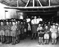 Children praying in the local chapel; source: Poles from India Association Children praying in the local chapel; source: Poles from India Association