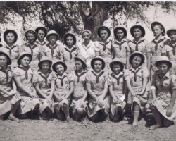 The first girl scout troop in India (as it was called in the scouting community in India – scoutwomen) with their guardian Anna Mróz, Balachadi; source: from the collection of Wiesław Stypuła The first girl scout troop in India (as it was called in the scouting community in India – scoutwomen) with their guardian Anna Mróz, Balachadi; source: from the collection of Wiesław Stypuła