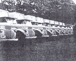A column of Chevrolet cars carrying Polish children from Ashgabat to Quetta, Quetta, 1942; source: from the collection of Wiesław Stypuła A column of Chevrolet cars carrying Polish children from Ashgabat to Quetta, Quetta, 1942; source: from the collection of Wiesław Stypuła