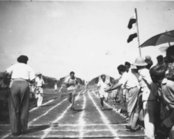 Athletics competition in the housing estate – Ryszard Godlewski and Zbigniew Nowicki running, Valivade, 1947; source: Poles from India Association Athletics competition in the housing estate – Ryszard Godlewski and Zbigniew Nowicki running, Valivade, 1947; source: Poles from India Association