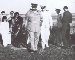 Arrival of Maharaja Digvijaysinhji with his family at the settlement for the celebrations of May 3, Balachadi, May 3, 1944; source: from the collection of Wiesław Stypuła Arrival of Maharaja Digvijaysinhji with his family at the settlement for the celebrations of May 3, Balachadi, May 3, 1944; source: from the collection of Wiesław Stypuła