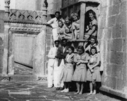 Some of the scouts who formed the Work Circle: Eleonora Woyniłłowicz, Anna Handerek, Irena Piotrowicz, Irena Hajduk, Irena Adamczyk, Maria Leśniak, Danuta Czech, Danuta Pniewska, Bijapur; source: Poles from India Circle Some of the scouts who formed the Work Circle: Eleonora Woyniłłowicz, Anna Handerek, Irena Piotrowicz, Irena Hajduk, Irena Adamczyk, Maria Leśniak, Danuta Czech, Danuta Pniewska, Bijapur; source: Poles from India Circle