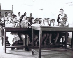Maria Janas during a chemistry lesson in the 5th grade, Balachadi; source: from the collection of Wiesław Stypuła Maria Janas during a chemistry lesson in the 5th grade, Balachadi; source: from the collection of Wiesław Stypuła