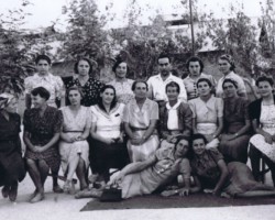 The head of the transport of Polish children going from Ashgabat to Quetta – Dr. Jan Konarski with the caregivers of the youngest children, Quetta, 1942; source: from the collection of Wiesław Stypuła The head of the transport of Polish children going from Ashgabat to Quetta – Dr. Jan Konarski with the caregivers of the youngest children, Quetta, 1942; source: from the collection of Wiesław Stypuła