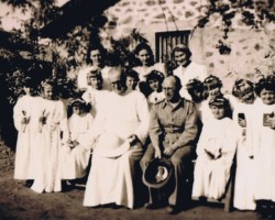 Girls after the ceremony of receiving the First Holy Communion in the company of the local bishop, Father Franciszek Pluta, catechist Janina Ptak and Franciszka Głodek (standing on the left) and Wanda Woronowicz (standing in the middle), Balachadi; source: from the collection of Wiesław Stypuła Girls after the ceremony of receiving the First Holy Communion in the company of the local bishop, Father Franciszek Pluta, catechist Janina Ptak and Franciszka Głodek (standing on the left) and Wanda Woronowicz (standing in the middle), Balachadi; source: from the collection of Wiesław Stypuła