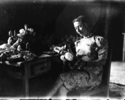 Anna Klar in the doll-making workshop, Valivade, 1944; source: Poles from India Association Anna Klar in the doll-making workshop, Valivade, 1944; source: Poles from India Association