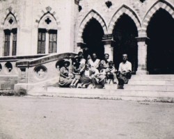 Polish schoolgirls in a convent in Karachi, 1944; source: private collection of Jerzy Szczawiński Polish schoolgirls in a convent in Karachi, 1944; source: private collection of Jerzy Szczawiński