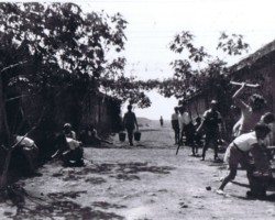 Designing the main avenue of the estate named after Maharaja Digvijaysinhji of Nawanagar, Balachadi; source: from the collection of Wiesław Stypuła Designing the main avenue of the estate named after Maharaja Digvijaysinhji of Nawanagar, Balachadi; source: from the collection of Wiesław Stypuła