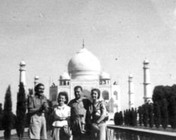Poles from the Valivade settlement on a trip to the northern regions of India - visiting the Taj Mahal, standing from the left: Zdzisław Peszkowski, Krystyna Biskupska, Dr. Ludwik Sternbach, Anna Sahanek, Agra, 1946; source: Poles from India Association Poles from the Valivade settlement on a trip to the northern regions of India - visiting the Taj Mahal, standing from the left: Zdzisław Peszkowski, Krystyna Biskupska, Dr. Ludwik Sternbach, Anna Sahanek, Agra, 1946; source: Poles from India Association