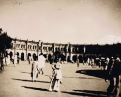 The arcade, downtown Jamnagar market square; source: from the collection of Wiesław Stypuła The arcade, downtown Jamnagar market square; source: from the collection of Wiesław Stypuła
