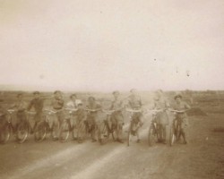 Participants of the scout cycling trip from Valivade to Kurandrad, December 1947; source: from the collection of Wiesław Stypuła Participants of the scout cycling trip from Valivade to Kurandrad, December 1947; source: from the collection of Wiesław Stypuła
