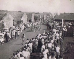 Parade on the occasion of the 3rd of May holiday in the Polish refugee settlement, Valivade; source: private collection of Jerzy Szczawiński Parade on the occasion of the 3rd of May holiday in the Polish refugee settlement, Valivade; source: private collection of Jerzy Szczawiński