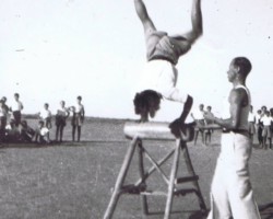 The "buck" jumping competition during the estate games, Balachadi, 1945; source: from the collection of Wiesław Stypuła The "buck" jumping competition during the estate games, Balachadi, 1945; source: from the collection of Wiesław Stypuła