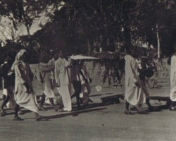 Hindu funeral ceremony in the Valivade area; source: private collection of Jerzy Szczawiński Hindu funeral ceremony in the Valivade area; source: private collection of Jerzy Szczawiński