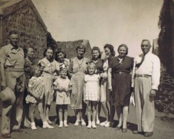 Polish refugees in the settlement in Valivade; source: private collection of Jerzy Szczawiński Polish refugees in the settlement in Valivade; source: private collection of Jerzy Szczawiński