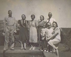 Polish refugees in the settlement in Valivade; source: private collection of Jerzy Szczawiński Polish refugees in the settlement in Valivade; source: private collection of Jerzy Szczawiński