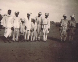 Hindu neighborhood cleaners from the village of Balachadi; source: from the collection of Wiesław Stypuła Hindu neighborhood cleaners from the village of Balachadi; source: from the collection of Wiesław Stypuła