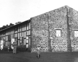 Cinema building in the settlement for Polish refugees in Valivade; source: Poles from India Association Cinema building in the settlement for Polish refugees in Valivade; source: Poles from India Association