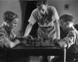 Chess tournament for the youth of the Balachadi settlement, 1945; source: Poles from India Association Chess tournament for the youth of the Balachadi settlement, 1945; source: Poles from India Association